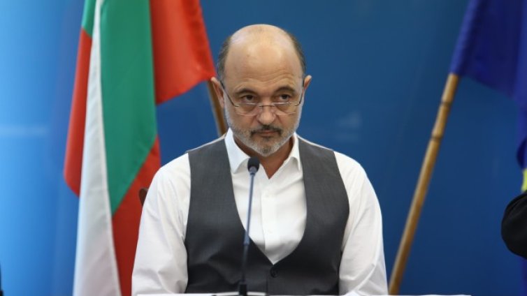 Меджидиев: Ще закупим медицински хеликоптери