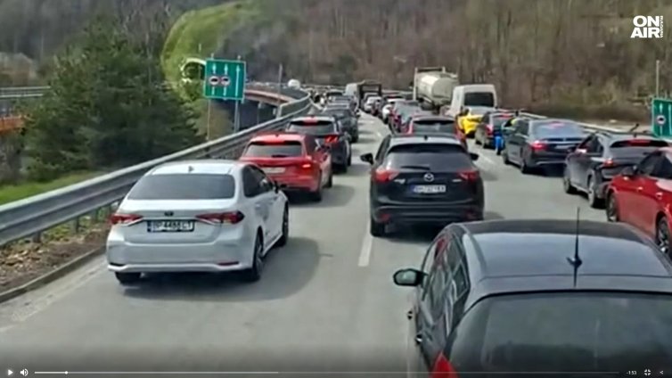 Интензивен трафик към столицата: Очакват се над 190 000 автомобила