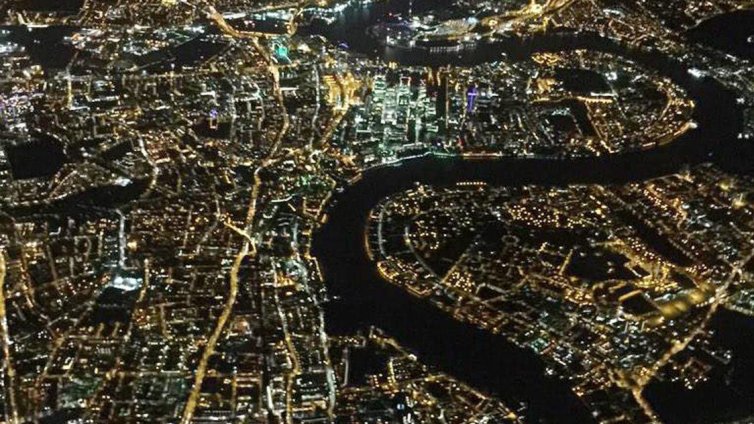 Сметките за ток на повечето британци ще са по-ниски от април