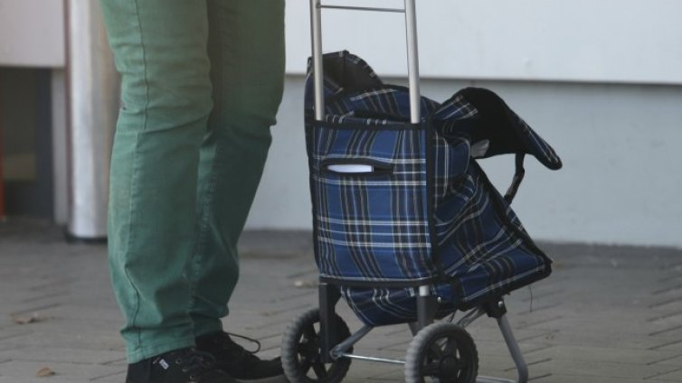 На теория инфлацията и доходите се изравняват, на практика - не 