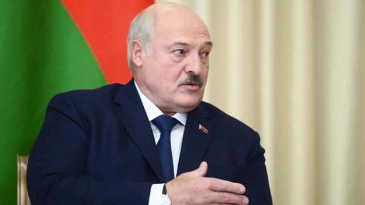 Лукашенко пристигна на държавно посещение в Китай