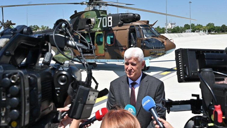 Стоянов: САЩ плаща горивото за полетите на военните самолети