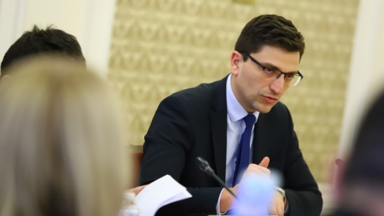 Сабрутев: По сметките на държавата има два пъти повече пари