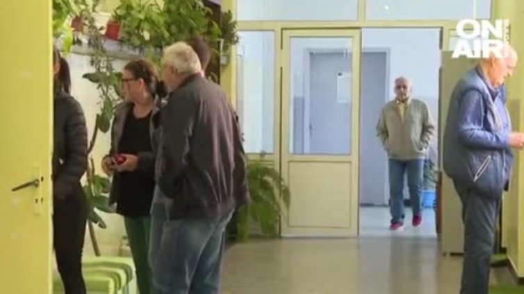 Машините за вота ще бъдат изпратени в чужбина до сряда