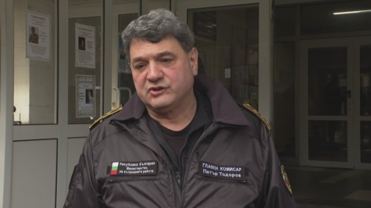 Отправяш заплаха за бомба, грози те затвор - каква ще е съдбата на ученика?