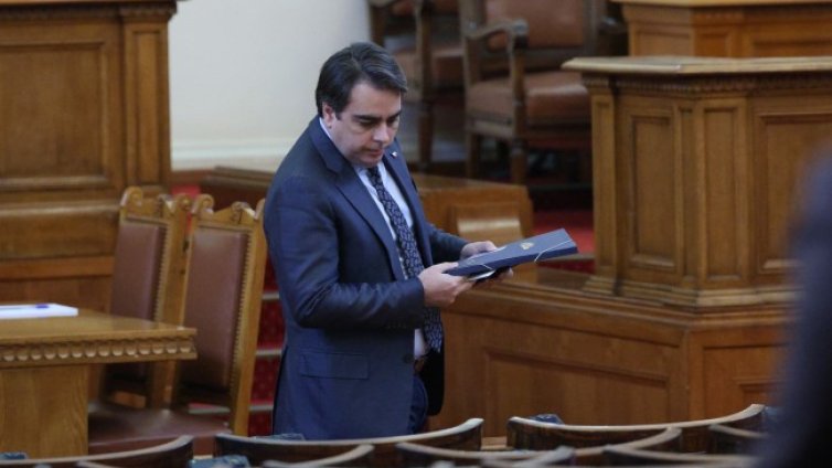 Асен Василев: ПП предвижда 4 месеца живот на този парламент