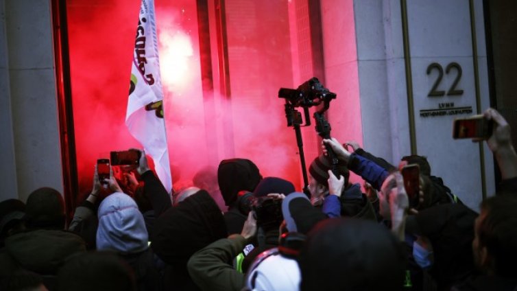 Голям протест в Париж срещу новата реформа