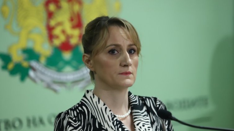 Карамфилова: Трябва да се намали замърсяването с пластмаса