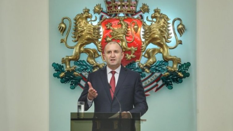 Президентът започва консултации с парламентарните групи в 49-ото НС