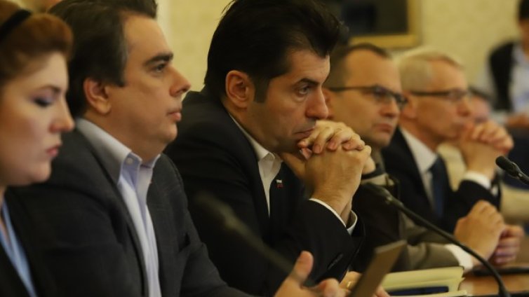 Неофициално: Някои от спряганите имена за министри в кабинета на ПП-ДБ