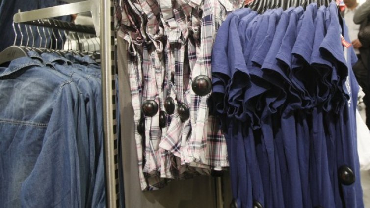 Страните от ЕС искат забрана за унищожаване на непродадени дрехи