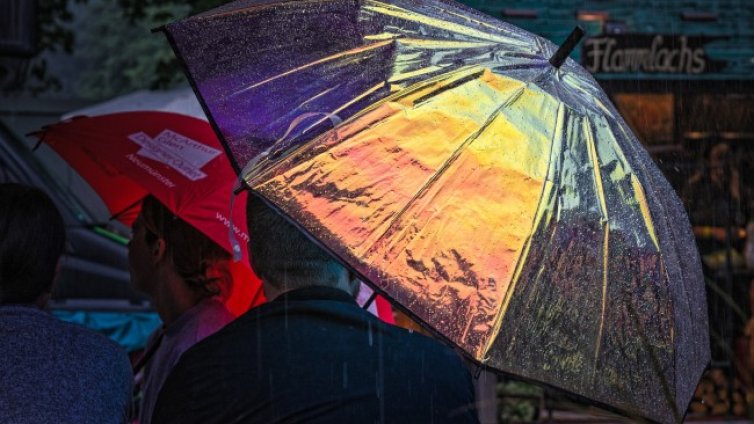 Остава облачно и дъждовно в сряда, градусите до 24&deg;