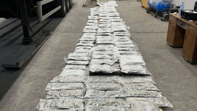 Откриха 92 кг канабис в товарен автомобил на Кулата