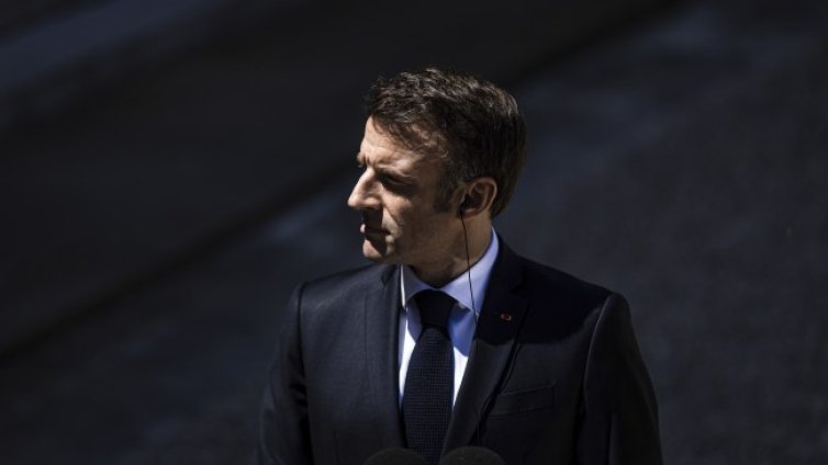 Макрон: Франция е изправена пред "децивилизация"