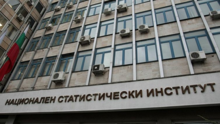 НСИ: Над 1 млн. българи живеят сами