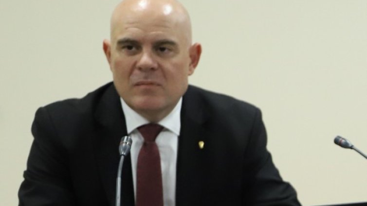 13 гласа вече стигат за освобождаване на Гешев