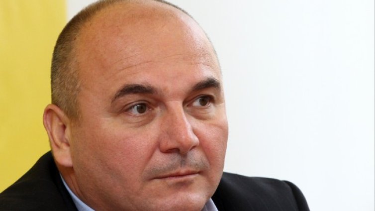 Трябва да вдигнат данъците, сега се кърпи ситуацията
