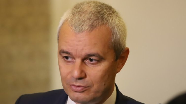 Костадинов: Бях при Митрофанова, други ходят всяка седмица в това на САЩ