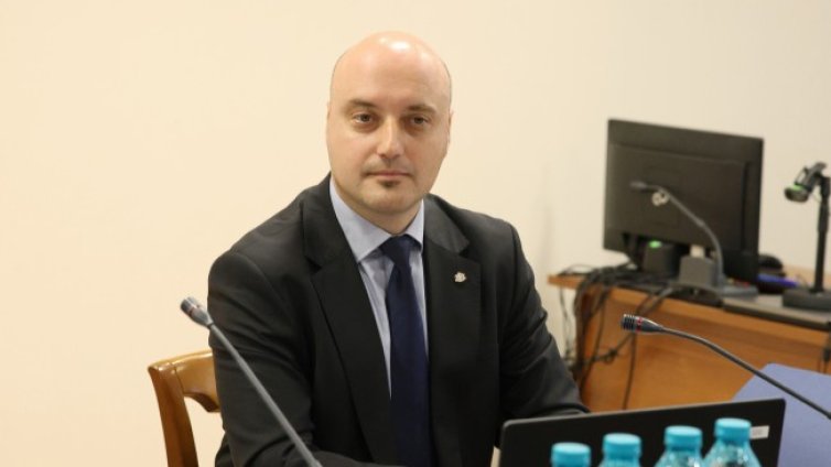 Славов сезира ВАС за Сарафов