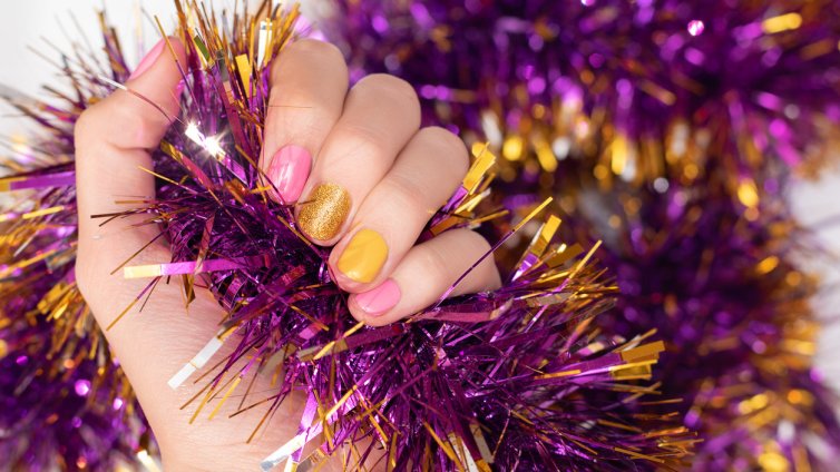 Тенденции при маникюрите за новогодишната нощ