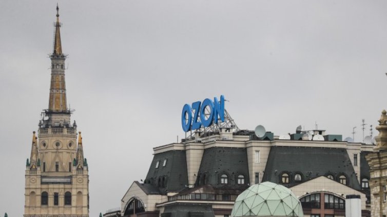 Русия да е готова за глобално изключване, работи върху Рунет