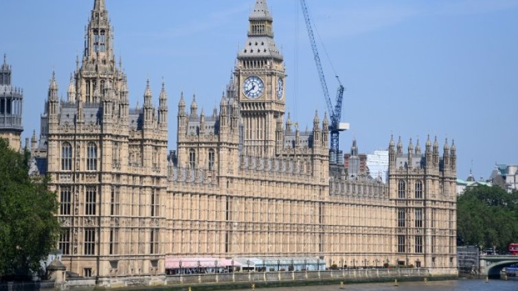 Обявиха дохода, нужен на сам човек във Великобритания