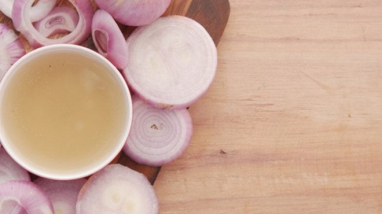 Маска с мед, лук и лимон против косопад