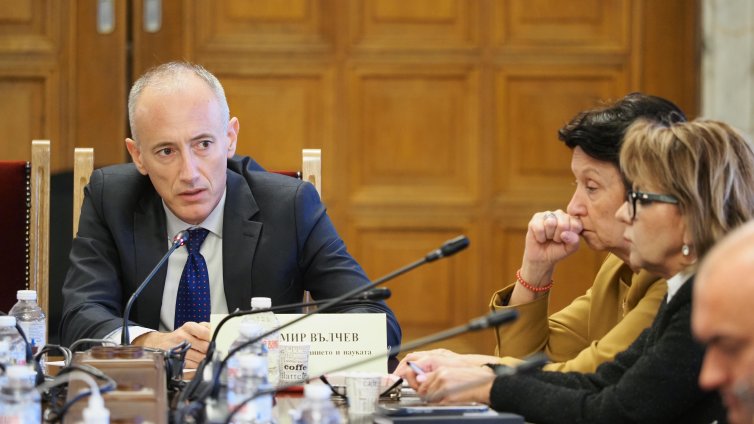 Вълчев: Изпитът по математика след 7-ми клас ще е в досегашния формат