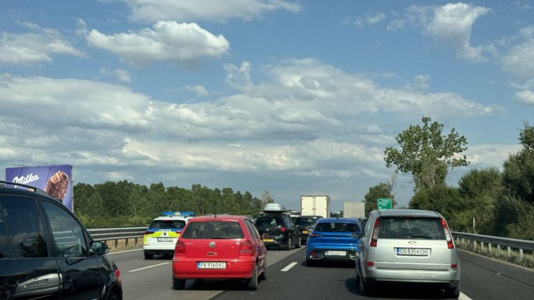 Катастрофа на &ldquo;Тракия&rdquo; в посока София, задръстването е километрично