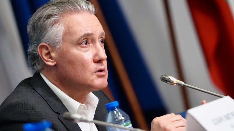 Домусчиев: Корабът потъва, а оркестърът на заемите свири