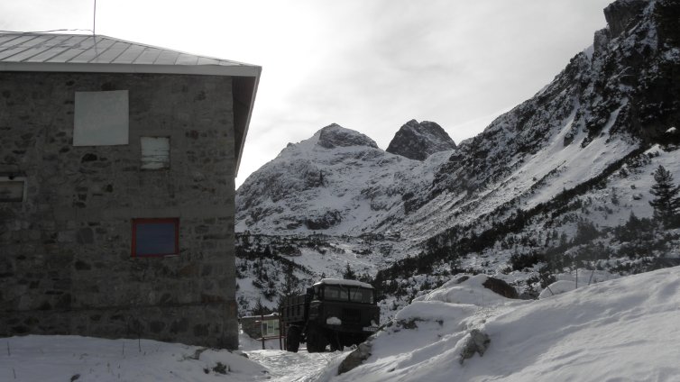 След ужаса в "Петрохан", полицията претърсва хижи в цяла Рила