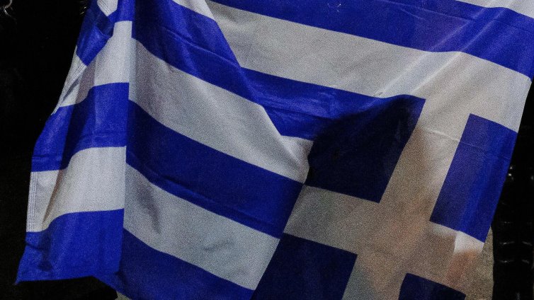 Българин е арестуван, след като изгорил гръцкото знаме в Комотини