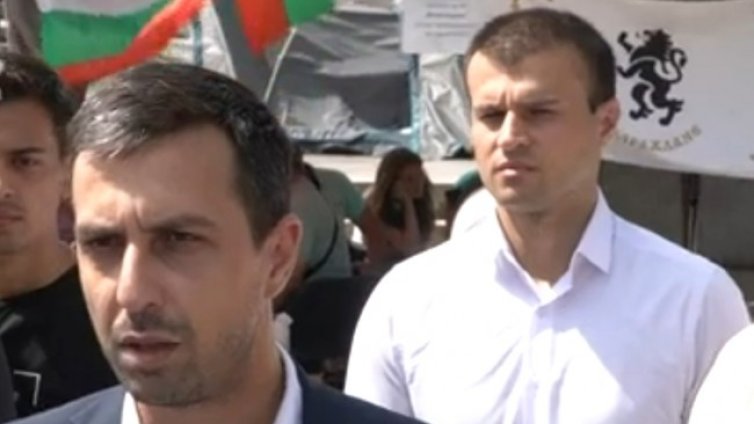 Възраждане: Хвърлянето на димки пред палатките на ПСА е опит за убийство