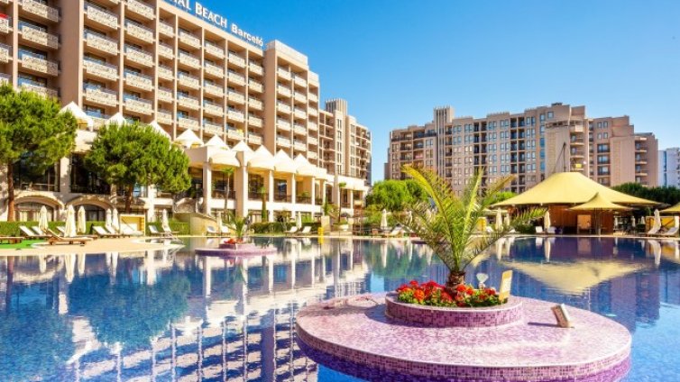 Петзвездна ваканция с ексклузивно намаление в Barceló Royal Beach през септември