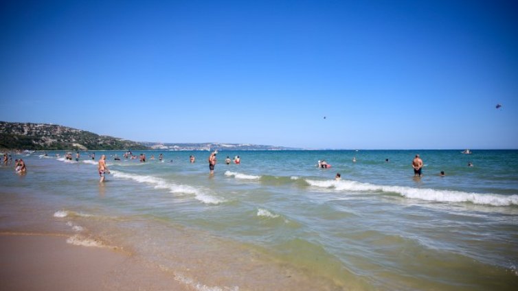 И в неделя остава горещо, градусите до 38&deg;