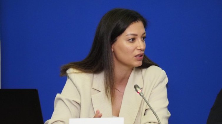Славкова: Румен Радев не би рискувал в местните избори