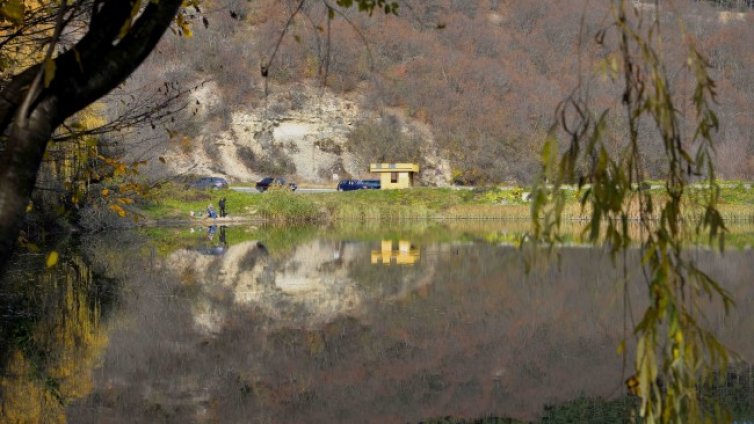 Слънчев и топъл петък, градусите приближават 30&deg;