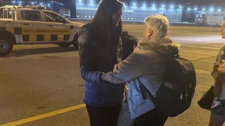 96 души бяха евакуирани с правителствения самолет от Израел