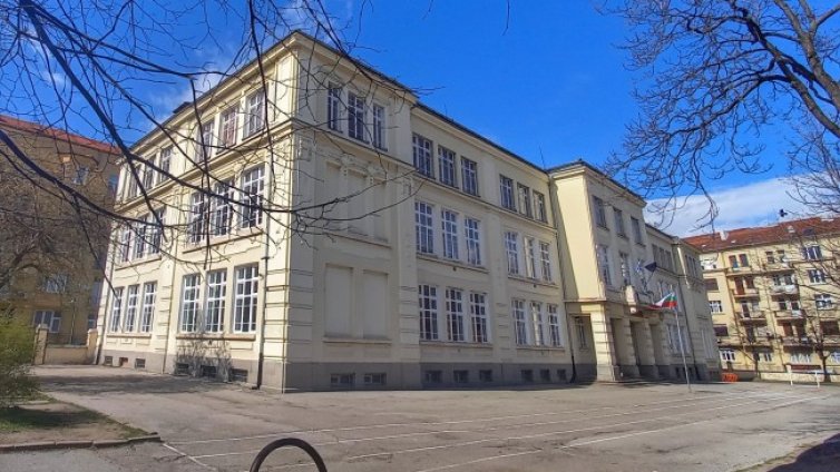 Без промяна е така: Ученик с COVID-19 под карантина за 7 дни, класът &ndash; за 5 