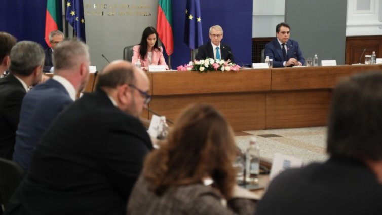 Кабинетът към посланиците от ЕС: Таксата за руския газ засяга само &bdquo;Газпром&ldquo;