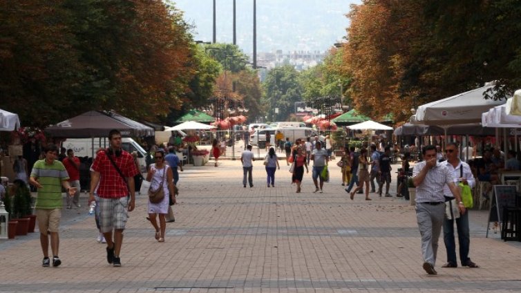 Скъп ли е животът в София? Разходи за живот, храна, имот...