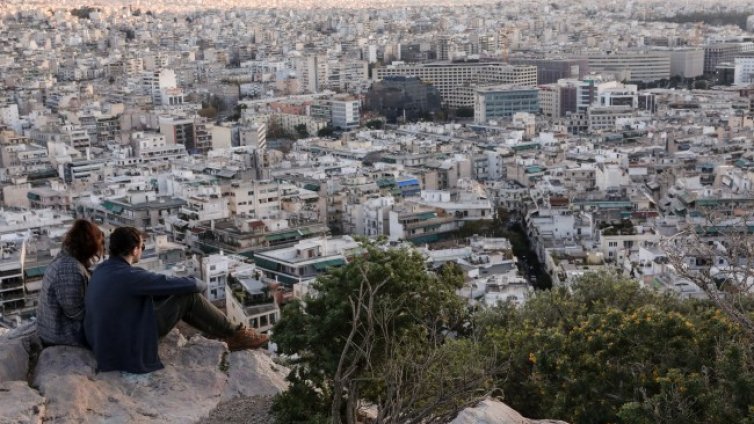 Държавни коледни бонуси ще има и тази година в Гърция 