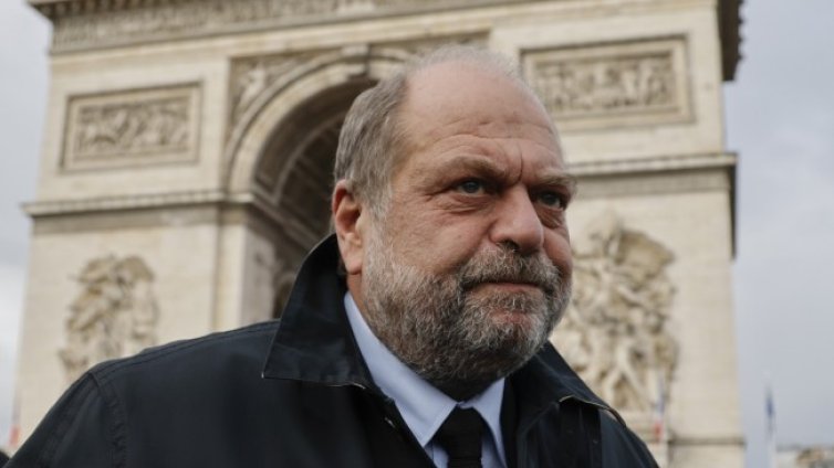 Френският правосъден министър може да бъде осъден на 1 година условно