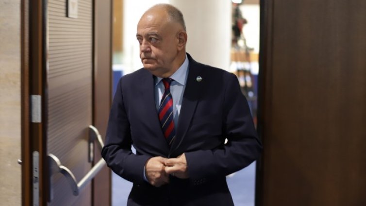 Атанас Атанасов: Като напиша нещо за Путин ме налазват тролове 
