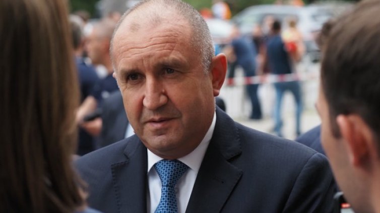 Радев: Ако парламентът не озапти Василев &ndash; вето на закона за бюджета 