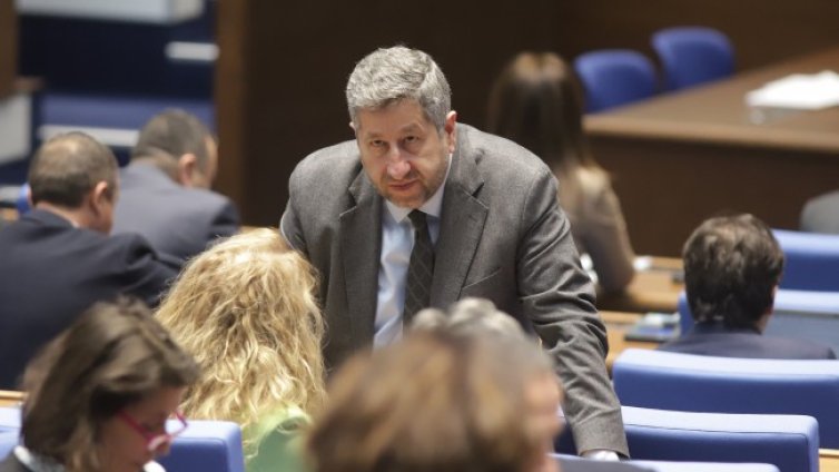 Мнозинството ограничи президента при избора на служебен премиер