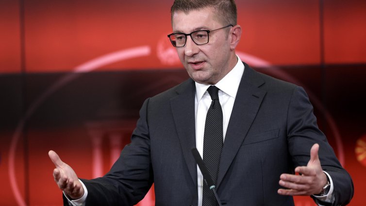 Мицкоски поиска среща с България в Хага през юни 