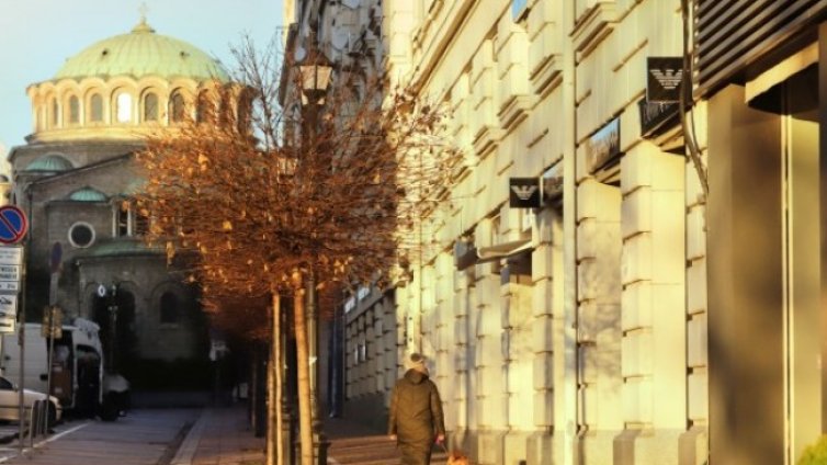 В неделя ще е ветровито, но топло с градуси до  14&deg;