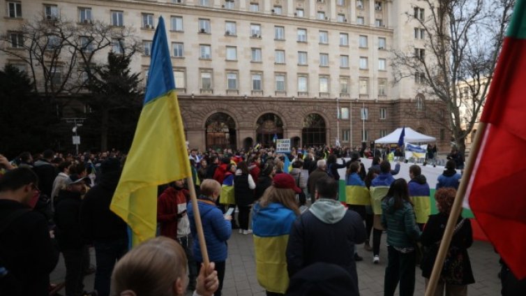 Шествие пред президентството по повод годишнината от войната