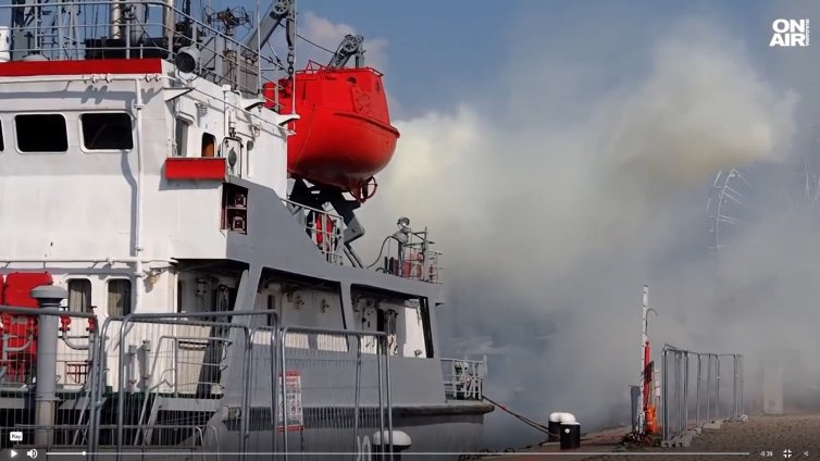 Кораб пламна във Варна като част от военноморското учение "Бриз 2025"